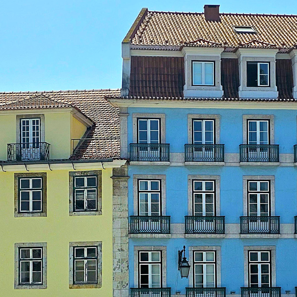 חזיתות כחול צהוב